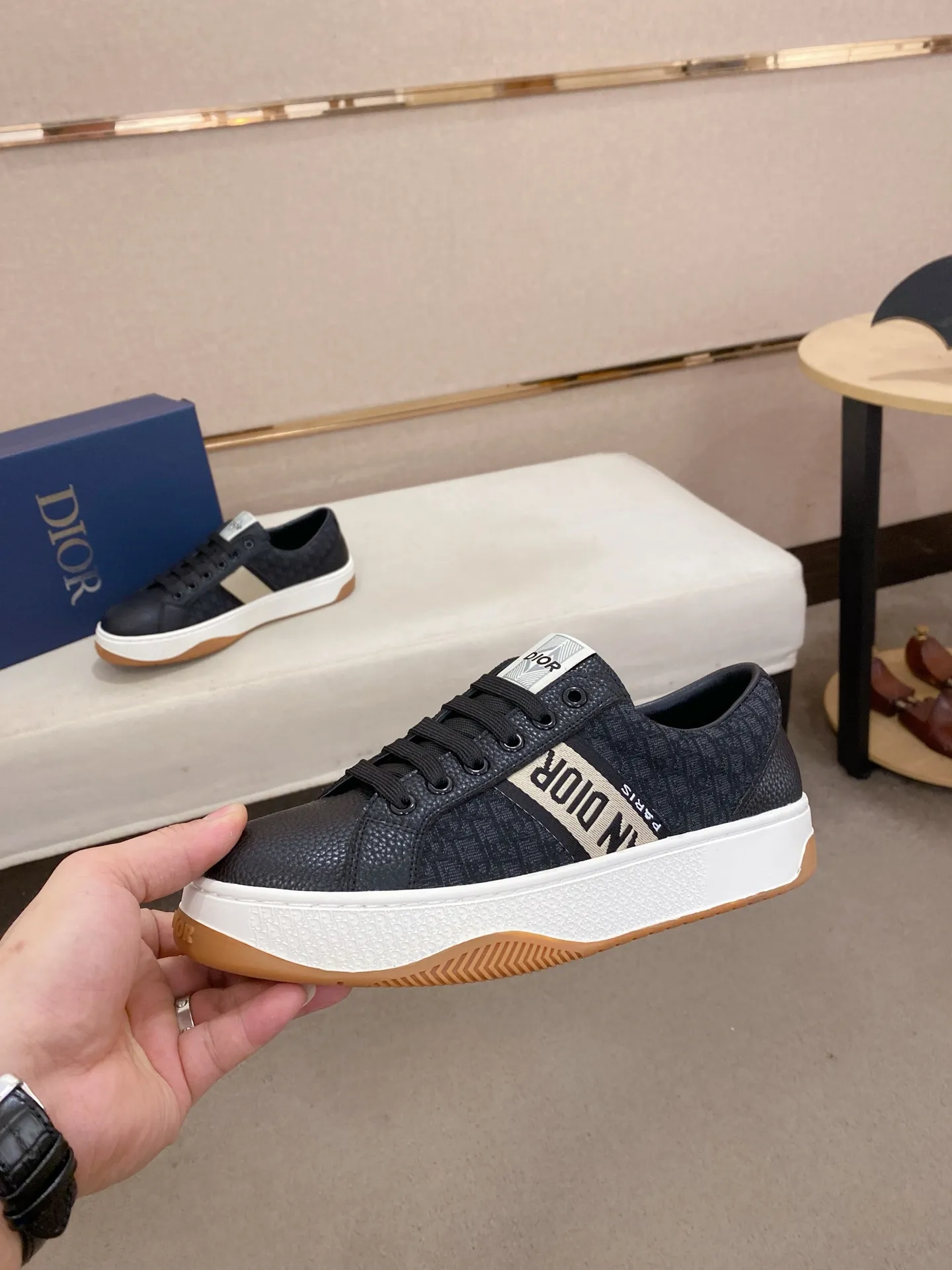 Men's men's shoes 💰 400💰🇮🇹🇮🇹Dior D new model is on sale at the same time, upper 🇮🇹Imported stretch fabric from Italy Fully imported sheepskin lining💪💪, completely 1⃣️ to 1⃣️🇮🇹💪💪, ⚠Sole: Original sole provided by the original factory, exclusive movable molded sole super comfortable, ⚠Original factory follow-up, 🔍🔍high quality, you can come in and out at will, welcome to compare⚠. Code number: 38-44 (45 is custom-made and cannot be returned or exchanged)
